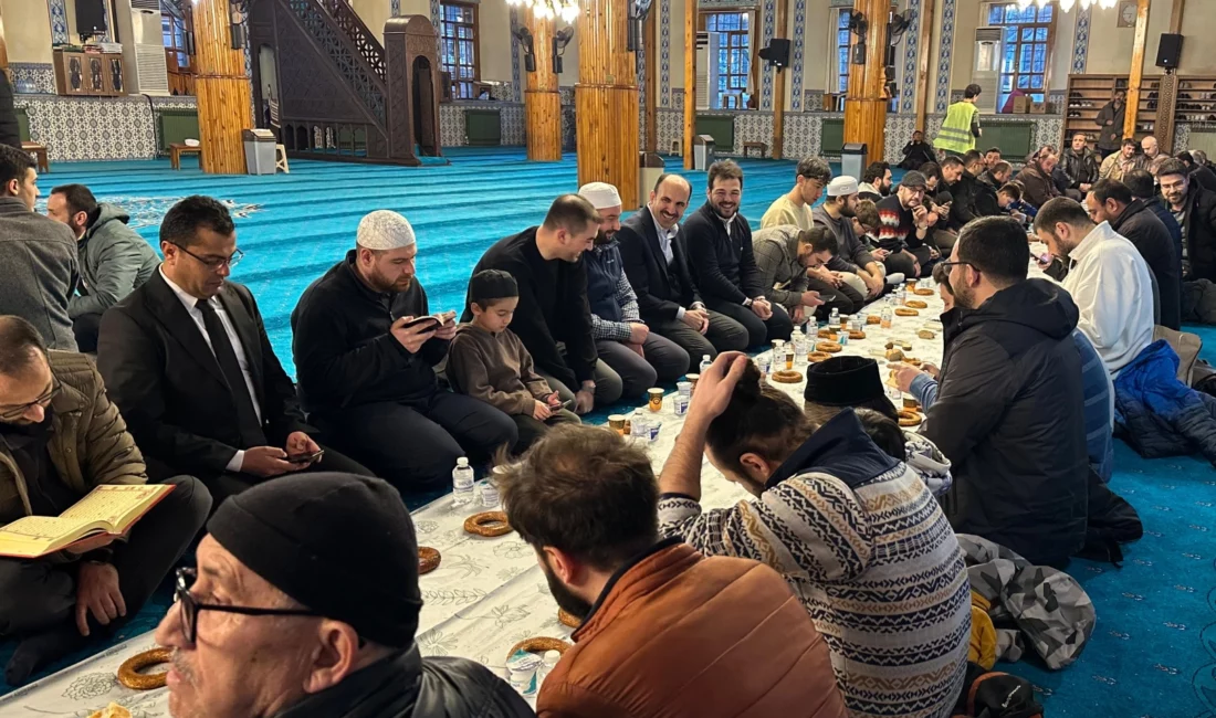 Konya Büyükşehir Belediye Başkanı Uğur İbrahim Altay, Kapı Camii’nde bir