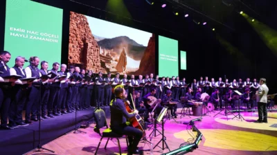 Konya'da Selçuklu Belediyesi Sanat Akademisi, sanatseverleri anlamlı bir programda buluşturdu.