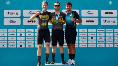 Konya Büyükşehir Belediyespor Bisiklet Takımı sporcularından Ramazan Yılmaz ve Mustafa