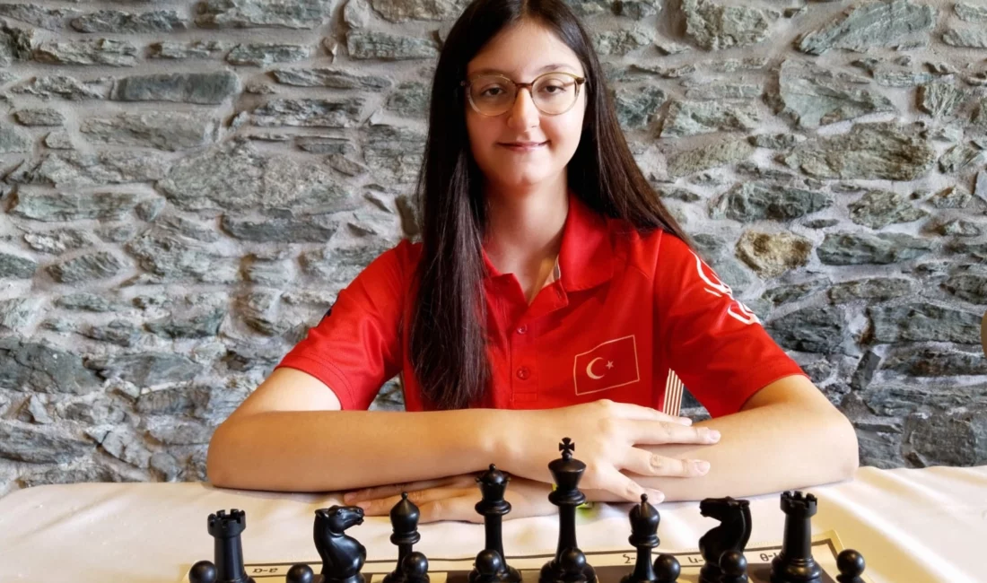 Bursa Büyükşehir Belediyesporlu Arya Aydoğan, Kraliçeler Online Satranç Festivali’nde yarı