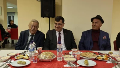 Kütahya Belediye Başkanı Eyüp Kahveci, 18-24 Mart Yaşlılar Haftası kapsamında