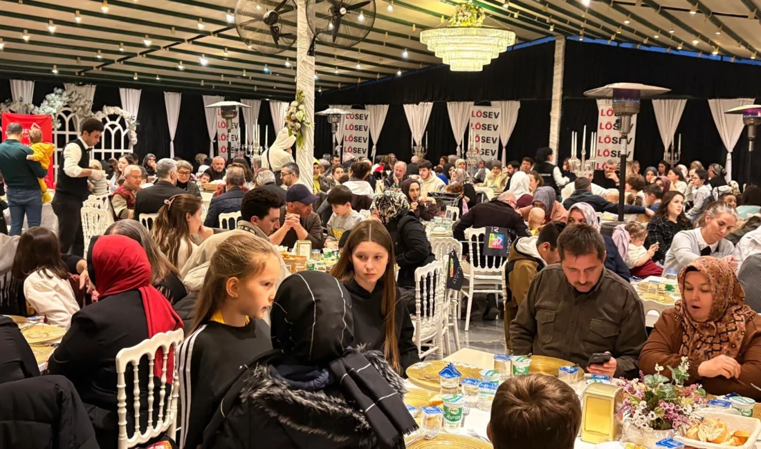 Yıl boyunca lösemi ve kanser hastalarına ayni ve nakdi yardımlarını