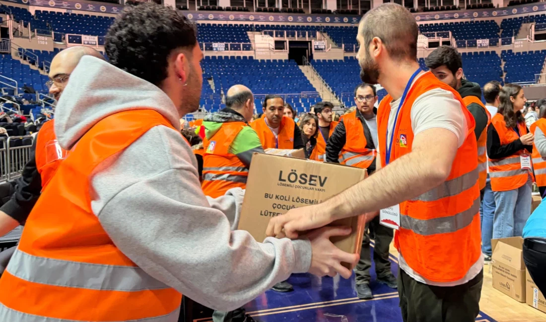 LÖSEV, Ramazan çalışmaları kapsamında gerçekleştirdikleri “Koli Koli Mutluluk” organizasyonunda, Türkiye