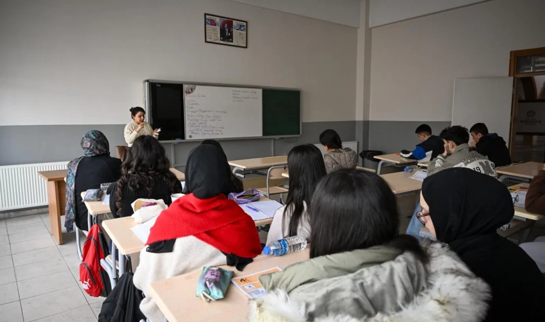 Malatya Büyükşehir Belediyesi YKS adaylarına ücretsiz ve nitelikli eğitim sağlıyor.