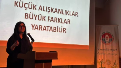 İstanbul'un Maltepe ilçesinde “Üniversiteye Hazırlanırken Akran İletişimi ve Zorbalık” semineri