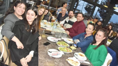 Manisa Dostlar Meclisi üyeleri düzenlenen iftar yemeğinde bir araya geldi.