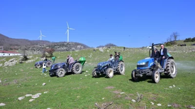 Manisa Büyükşehir Belediyesi, Kırkağaç’ın Gökçukur Mahallesi’nde hayvancılığı desteklemek amacıyla 270