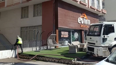 Mardin’in Artuklu ilçesinde süren su kesintisi nedeniyle mağduriyet yaşayan vatandaşlar,