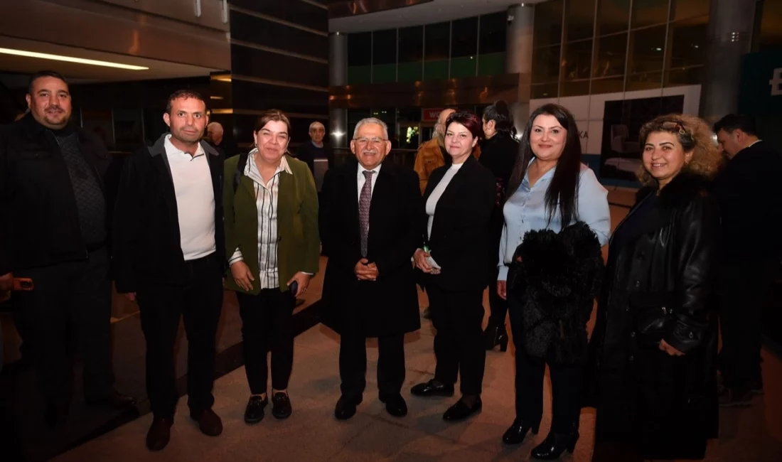 Kayseri Büyükşehir Belediye Başkanı Dr. Memduh Büyükkılıç, esnafla iftar sofrasında