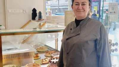 Hollanda’ya yerleşmeye hazırlanan Özgür Karasar, yeni hayatına güçlü bir başlangıç