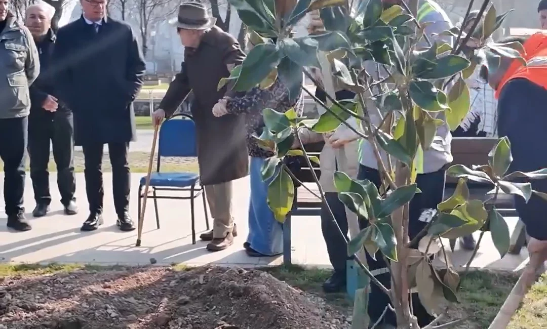 Bursa'nın Mudanya ilçesi Güzelyalı Mahallesi'nde yaşayan 101 yaşındaki Emin Demiröz,