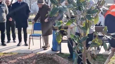 Bursa'nın Mudanya ilçesi Güzelyalı Mahallesi'nde yaşayan 101 yaşındaki Emin Demiröz,