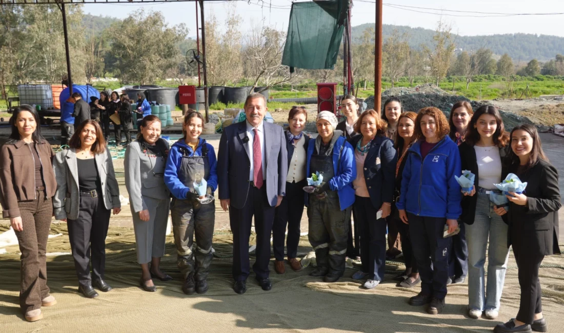 Muğla'da Milas Belediye Başkanı Fevzi Topuz, 8 Mart Dünya Kadınlar