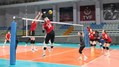 Nilüfer Belediyespor Eker Kadın Voleybol Takımı, Aras Kargo ile oynayacağı