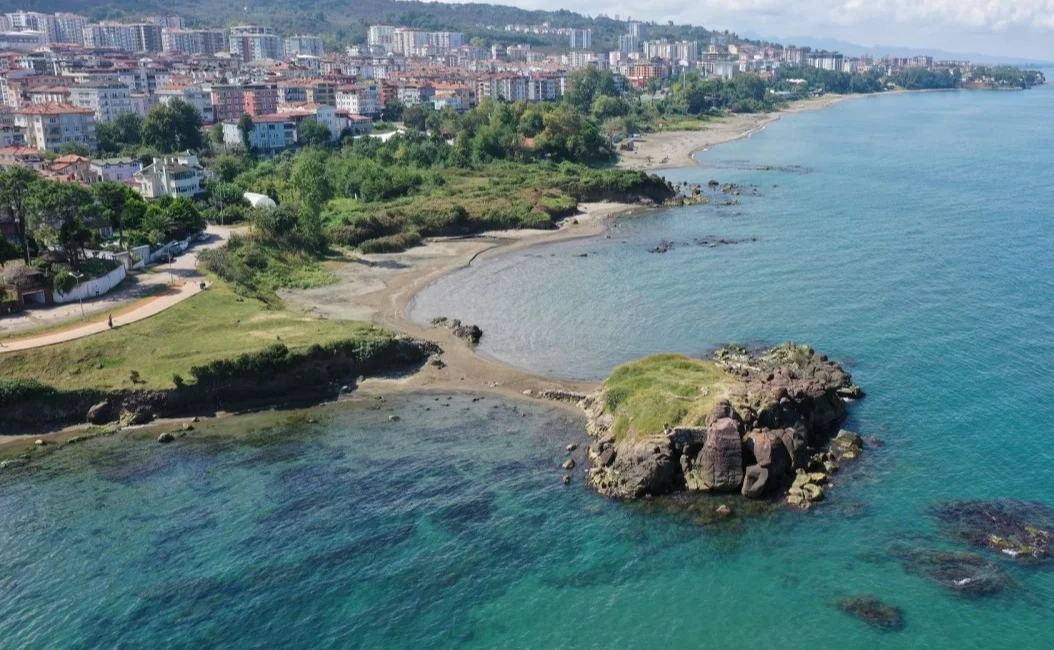 Ordu’nun Ünye ilçesinde, 1700’lü yıllara dayanan ve kilise kalıntıları barındıran