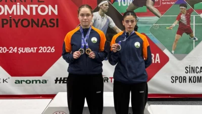 Osmangazi Belediyespor Badminton Takımı sporcuları, Ankara’da düzenlenen 19 Yaş Altı