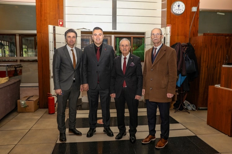 Bursa'da Rumeli Balkan Türklerinin bayramlaşması aynı köklerden beslenen gönülleri bir