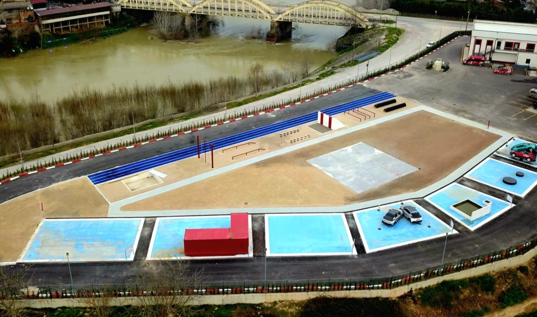 Sakarya Büyükşehir Belediyesi’nin Adapazarı Güneşler’de hayata geçirdiği Sakarya Büyükşehir İtfaiye