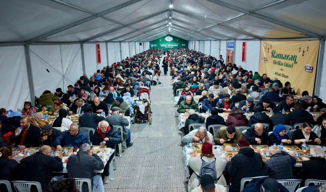 Samsun Büyükşehir Belediyesi binlerce kişiyi iftar sofralarında buluşturuyor. Her gün