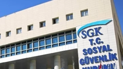 Sosyal Güvenlik Kurumu (SGK), son günlerde vatandaşlara “bayram ikramiyeniz tanımlandı”