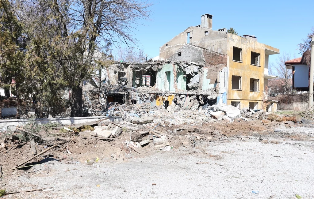 Sivas Belediyesi, şehir merkezindeki otopark sorununu çözmek için Abdi Ağa