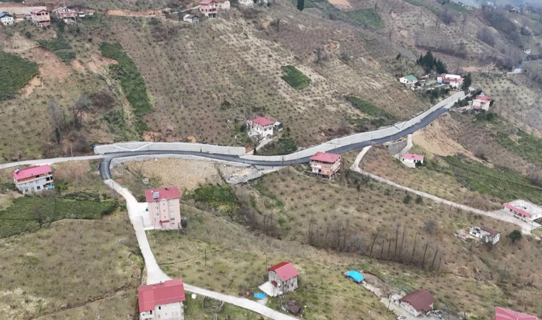 İlçe ziyaretlerini Sürmene’de sürdüren Trabzon Büyükşehir Belediye Başkanı Ahmet Metin