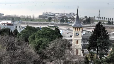Kocaeli Büyükşehir Belediyesi tarafından İzmit Saat Kulesi’nde yürütülen restorasyon çalışmaları