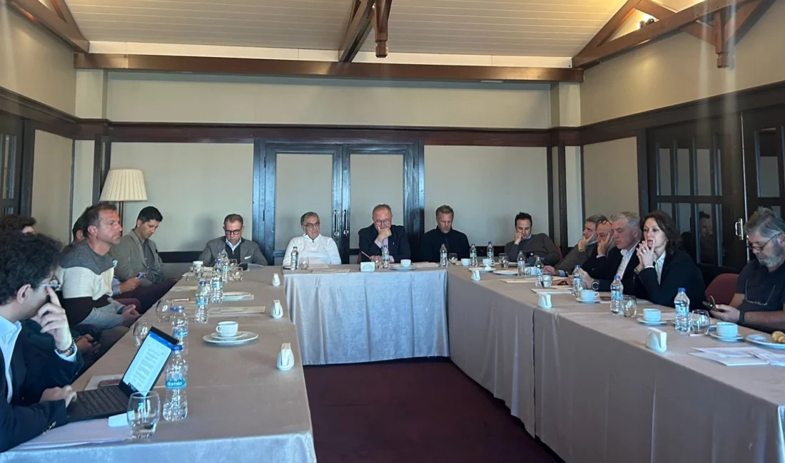 Türkiye Açıkdeniz Yarış Kulübü’nde (TAYK) gerçekleştirilen yönetim değişikliğiyle birlikte komodor/yönetim