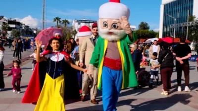 Antalya’da Muratpaşa Belediyesi, Ramazan ayı dolayısıyla kurduğu Ramazan Çarşısı’nda etkinliklerine