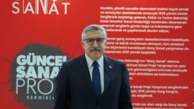 AK Parti Genel Başkan Yardımcısı Hüseyin Yayman, ArtAnkara fuarını ziyaret