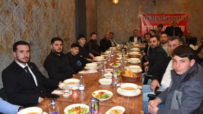 Yeniden Refah Partisi Yunusemre İlçe Teşkilatı tarafından düzenlenen geleneksel iftar