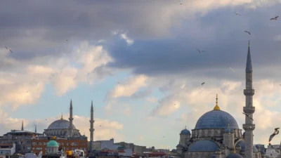 Meteoroloji'nin günlük hava tahmin raporuna göre Türkiye genelinde bugün hava