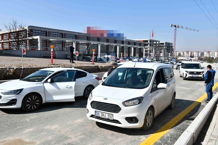 Ankara Büyükşehir Belediyesi tarafından Bağdat Caddesi üzerinde yapılan trafik düzenlemesiyle