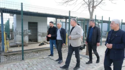 Adana Büyükşehir Belediyesi Hayvan Bakımevi’ni ziyaret eden ve incelemelerde bulunan