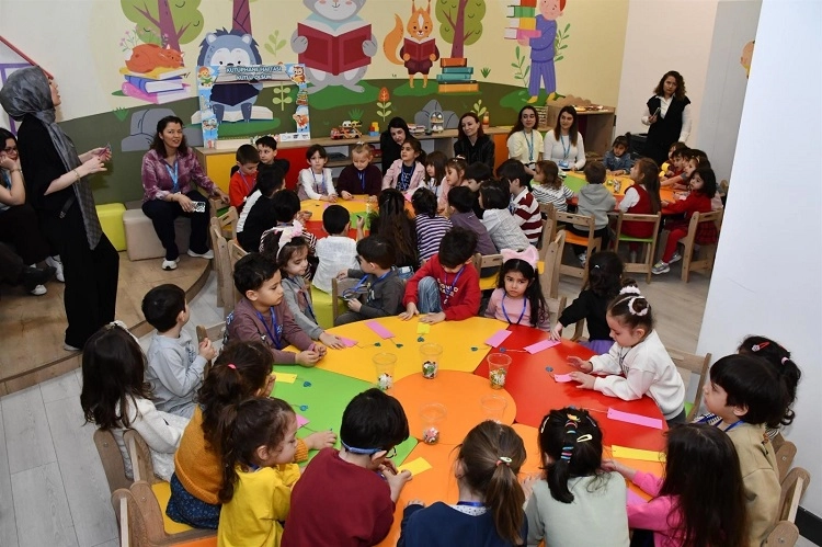 Balıkesir Büyükşehir Belediyesi’nin 62. Kütüphane Haftası kapsamında hazırladığı etkinlikler kitapseverlerden