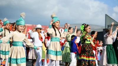 Bu yıl ikincisi düzenlenen Balıkesir Uluslararası Çocuk Festivali, renkli etkinliklerle