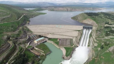 Batman Valiliği, yoğun yağışlar sonrası Batman Barajı’ndan kontrollü su tahliyesi