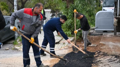 Bornova Belediye Başkanı Ömer Eşki, Kazım Dirik Mahallesi’ndeki Zafer Caddesi’nde