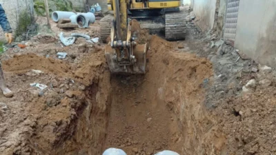 Bursa Büyükşehir Belediyesi, BUSKİ ekipleriyle İznik’in Müşküle Mahallesi’nde içme suyu,