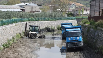 Bursa Büyükşehir Belediyesi BUSKİ Genel Müdürlüğü ekipleri, olası yağışların neden
