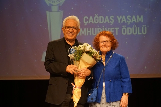 Çağdaş Yaşamı Destekleme Derneği tarafından her yıl 10 Nisan Laiklik