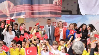 Denizli Büyükşehir Belediyesi, 23 Nisan coşkusunu kentin 6 farklı noktasında