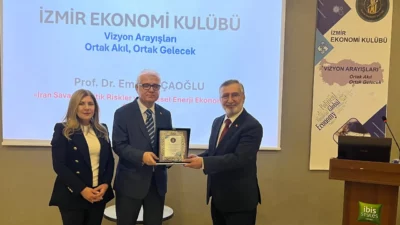 İzmir Ekonomi Kulübü’nün düzenlediği “Ortak Gelecek için Ortak Akıl, Vizyon