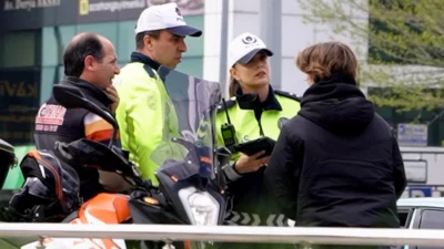 Düzce Belediyesi tarafından Polis Haftası kapsamında düzenlenen etkinlikte, polislerin merhamet