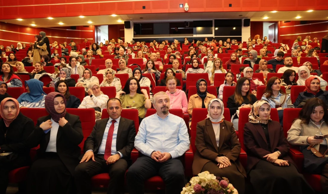 Kocaeli'de Gebze Belediyesi tarafından hayata geçirilen Gebze Okur Projesi kapsamında,