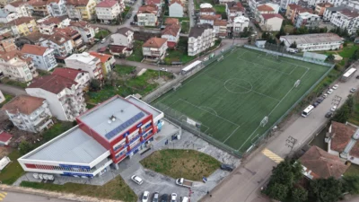 Kocaeli Büyükşehir Belediyesi’nin spora ve gençliğe yönelik yatırımları artarak devam
