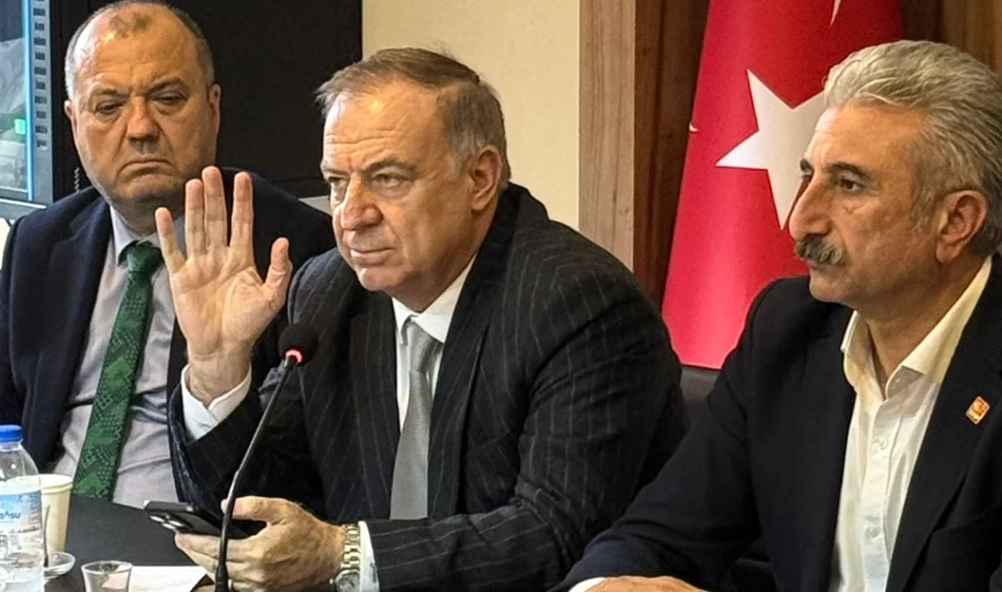 CHP Genel Başkan Yardımcısı Gökan Zeybek, Bursa'da yerel seçimlerin ikinci