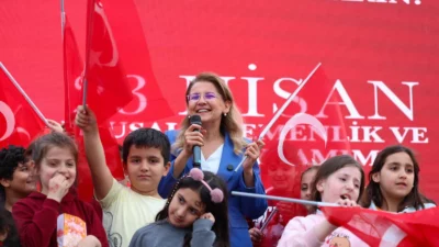İstanbul Bakırköy Belediyesi’nin 23 Nisan etkinlikleri kapsamında düzenlediği Egemenlik Festivali’nin