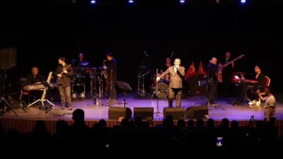 İstanbul Çekmeköy’de düzenlenen konserde şarkıcı Ege katılımcılara müzik ziyafeti yaşattı.