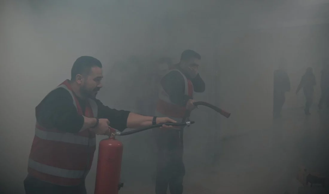 İzmir Büyükşehir Belediyesi, Oğuzlar Ek Hizmet Binası’nda düzenlediği deprem ve